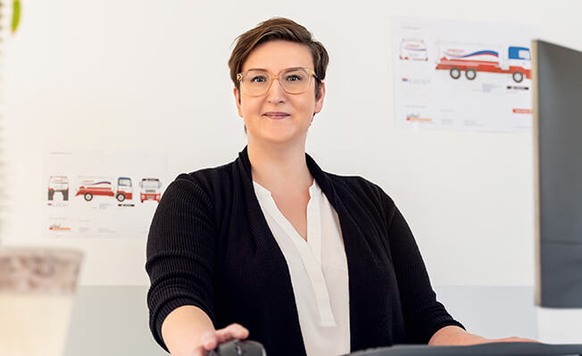 Frau am Arbeitsplatz